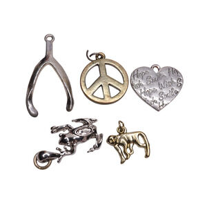 Lot Of 5 Metal Bracelet Charms-Frog-Peace Sign-Heart-Wishbone-Monkey